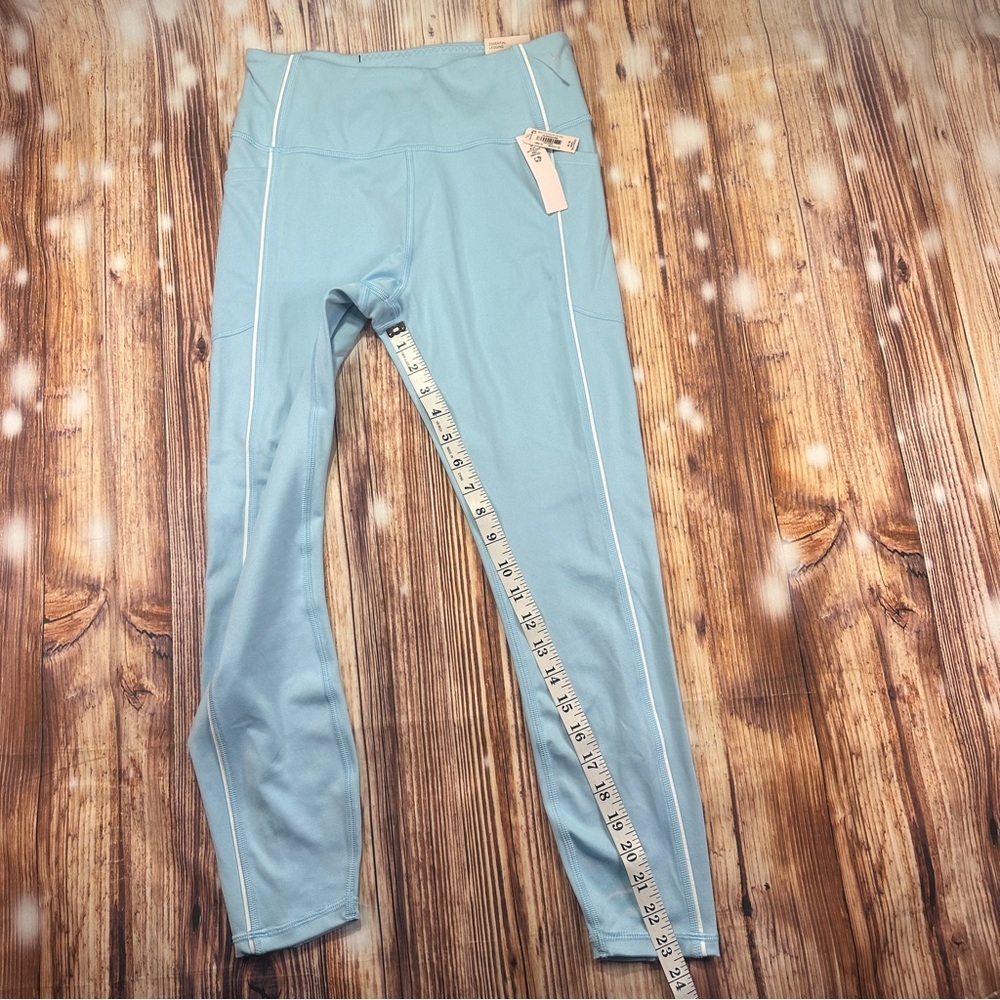 NWT Victoria’s Secret Essential Legging Size Medium - Picture 10 of 15